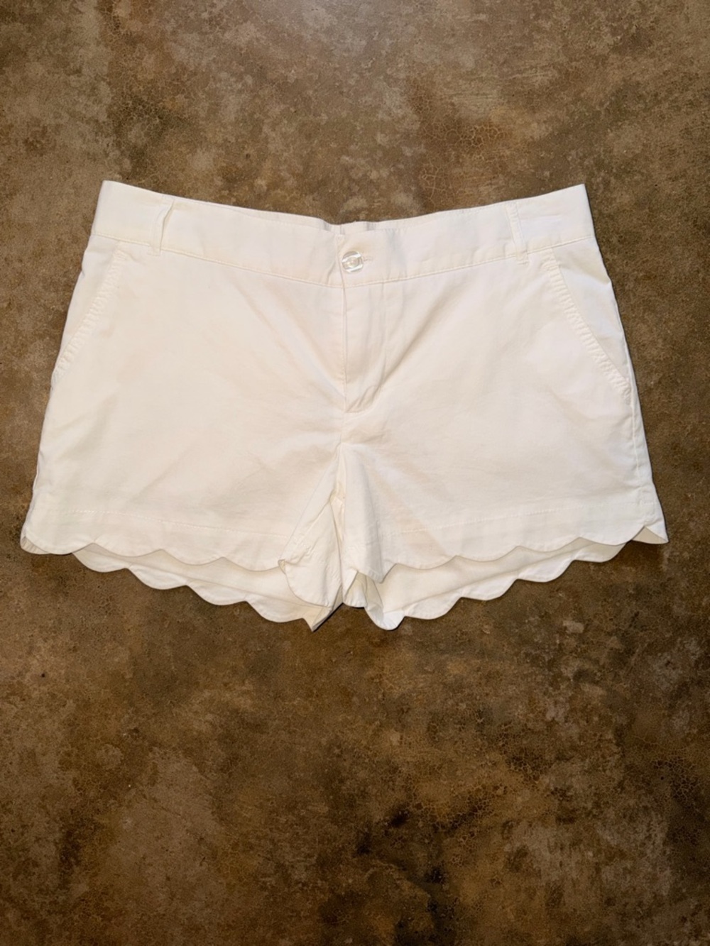 Lauren James Scalloped-Hem Chino Shorts - Size M